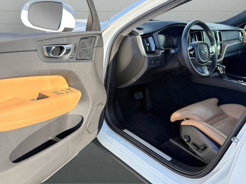 2021 Volvo XC60 T5 Inscription