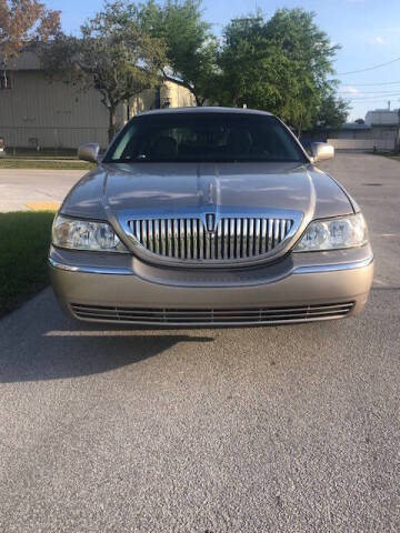 2003 Lincoln Town Car Executive