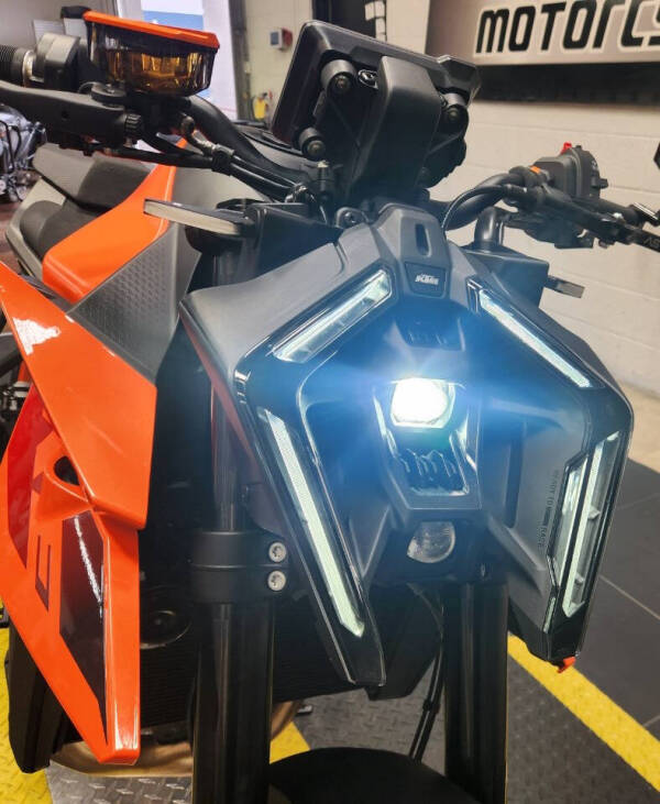 2024 KTM 990 Duke