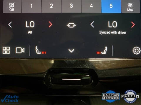 2025 Volvo XC60 B5 Plus Dark Theme