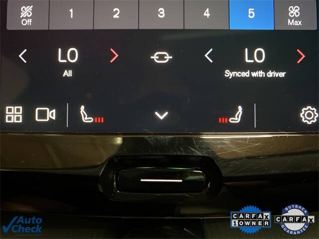 2025 Volvo XC60 B5 Plus Dark Theme