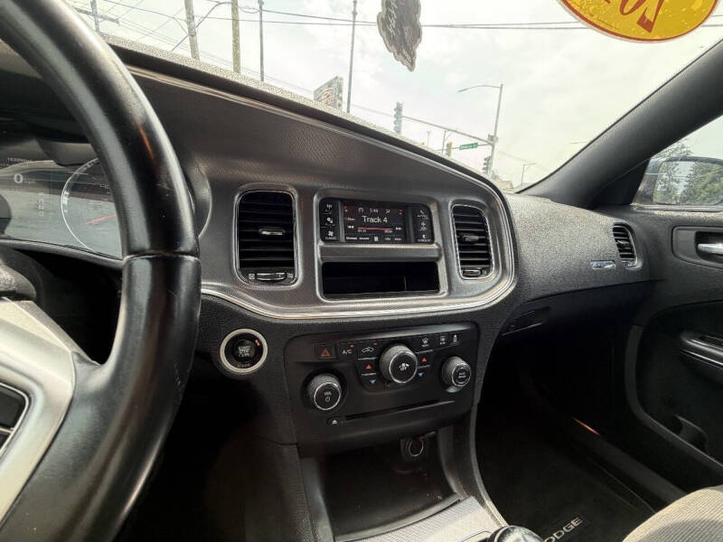2013 Dodge Charger SE