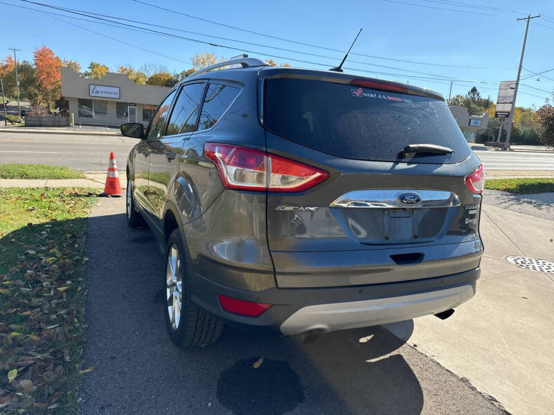 2016 Ford Escape Titanium photo 3