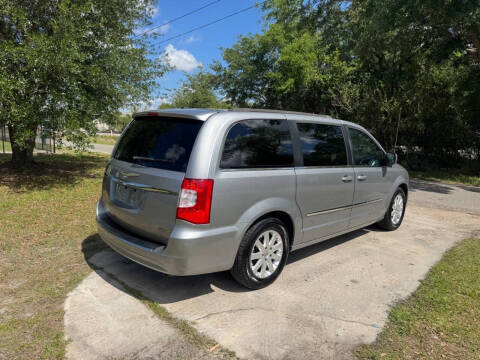 2016 Chrysler Town and Country Touring