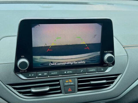 2022 Nissan Altima 2.5 SR