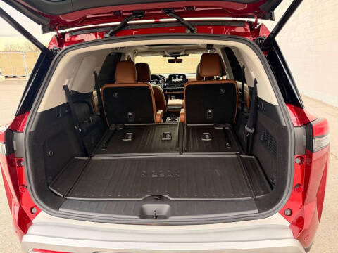 2025 Nissan Pathfinder Platinum