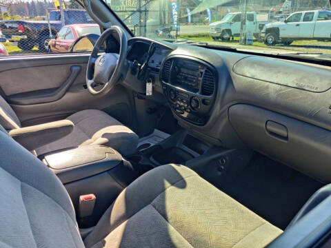 2004 Toyota Sequoia SR5