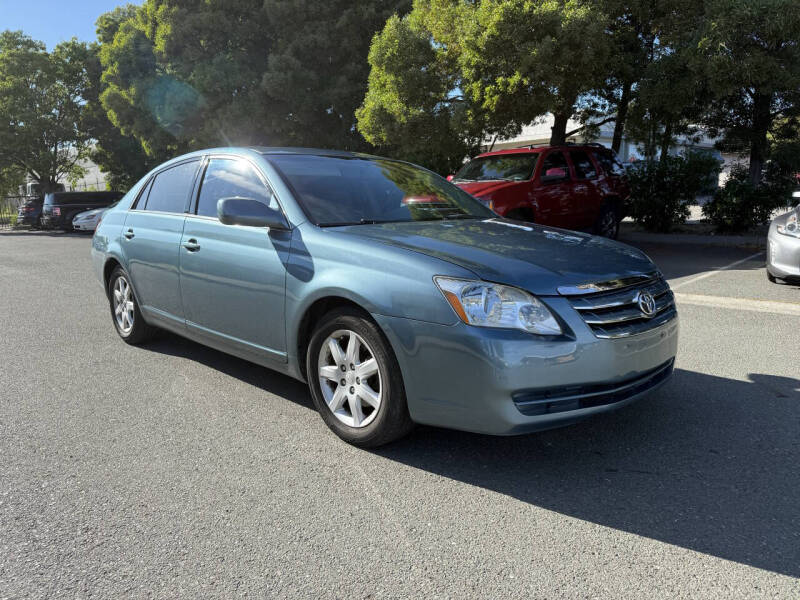 2005 Toyota Avalon XL