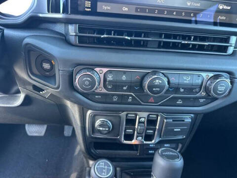 2025 Jeep Gladiator High Tide