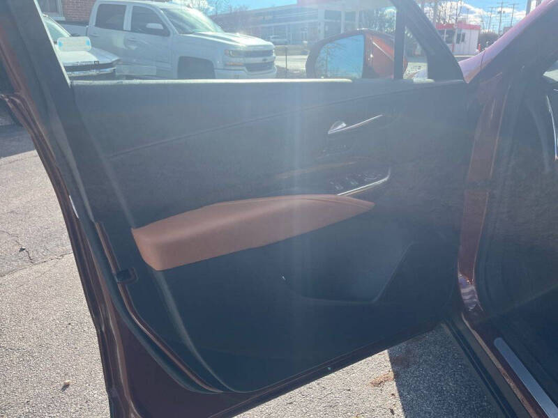 2020 Cadillac XT4 Premium Luxury