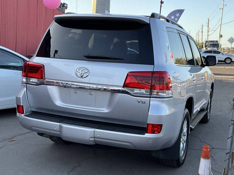 2017 Toyota Land Cruiser