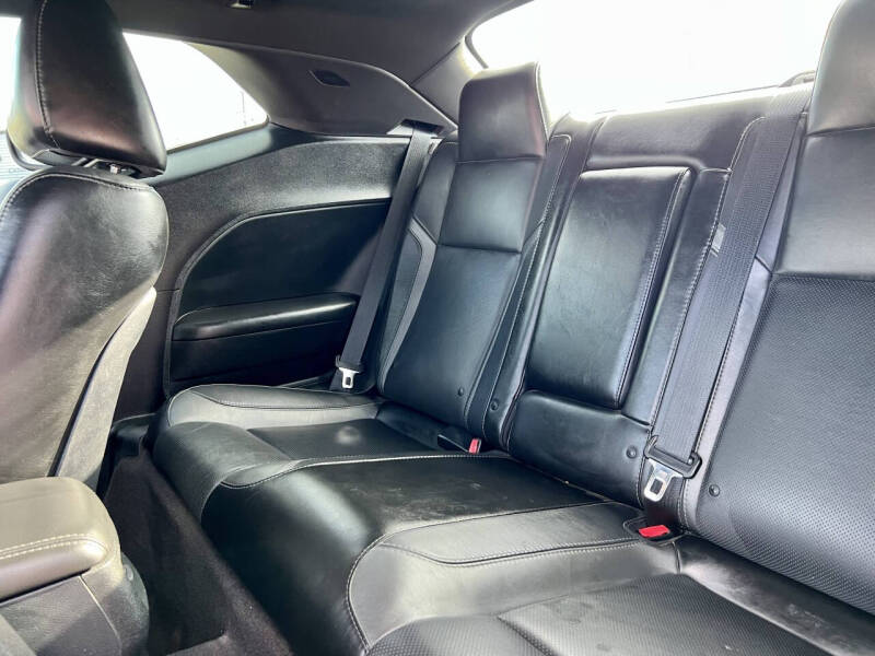 2018 Dodge Challenger SXT Plus