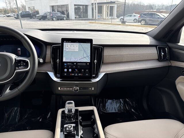 2025 Volvo XC90 B5 Plus Bright Theme 7P