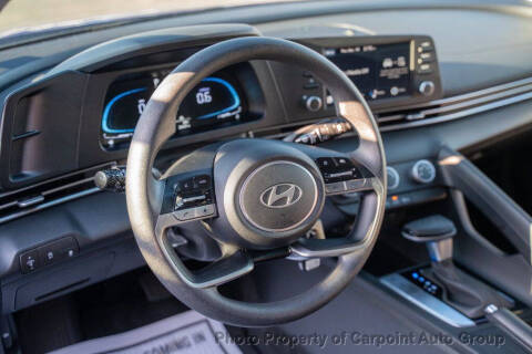 2024 Hyundai Elantra SE