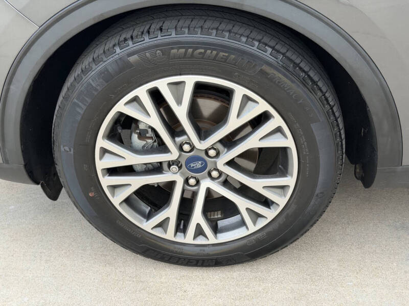 2021 Ford Escape SEL