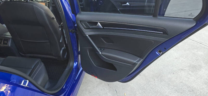 2017 Volkswagen Golf R 4Motion