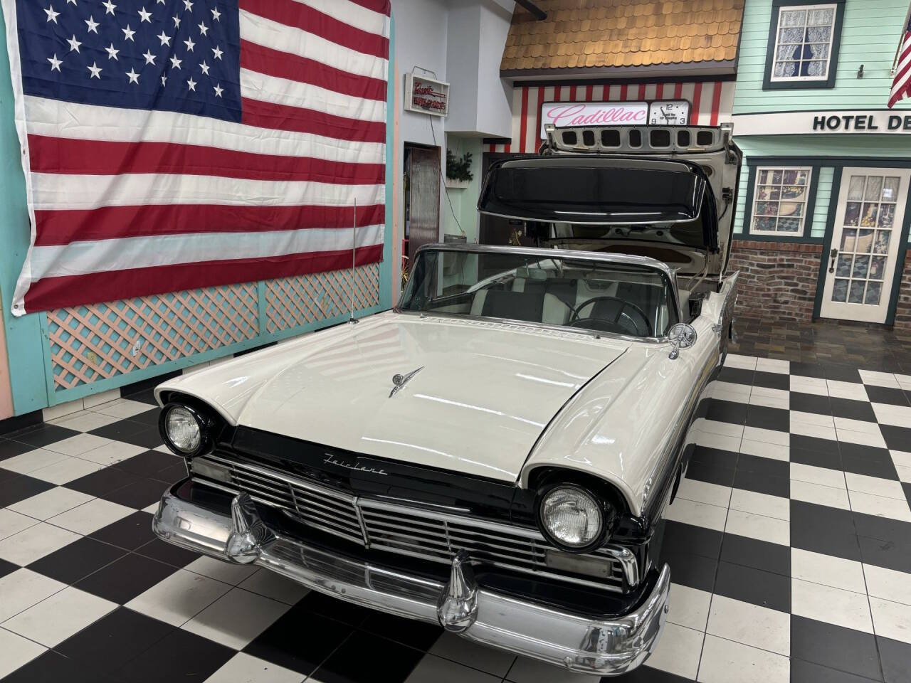 1957 Ford Fairlane 38