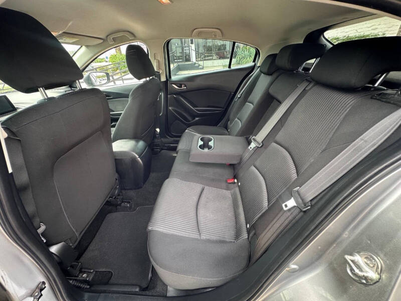 2015 Mazda MAZDA3 i Touring