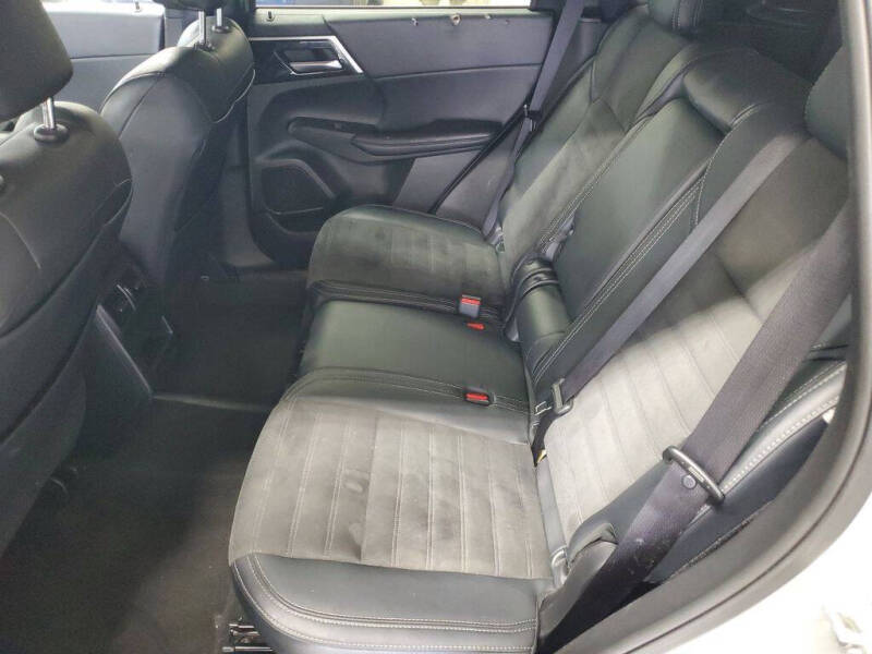 2024 Mitsubishi Outlander SE
