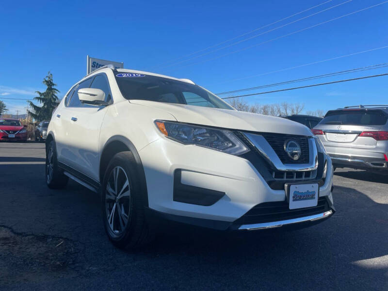 2019 Nissan Rogue SV photo 12