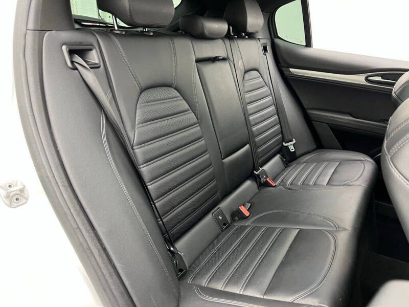 2022 Alfa Romeo Stelvio Veloce