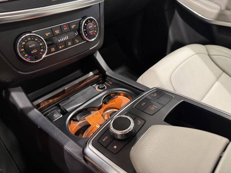 2014 Mercedes-Benz GL-Class GL 550 4MATIC