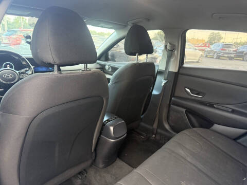 2023 Hyundai Elantra SEL