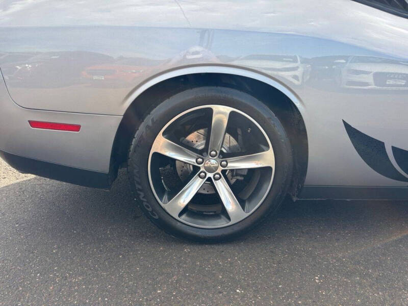 2015 Dodge Challenger R/T Plus Shaker