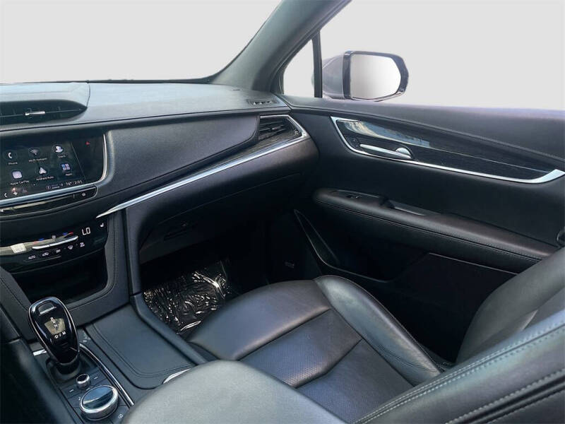 2022 Cadillac XT5 Premium Luxury