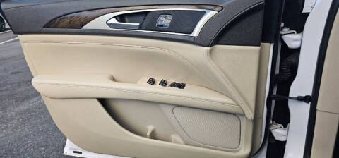 2017 Lincoln MKZ Select