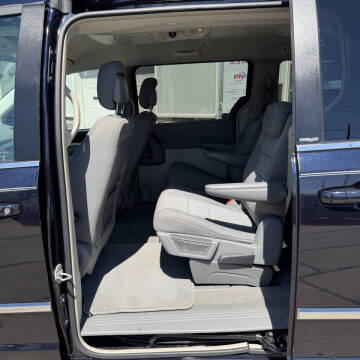 2010 Chrysler Town and Country Touring