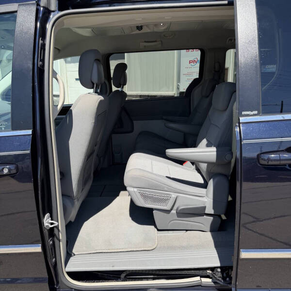 2010 Chrysler Town and Country Touring