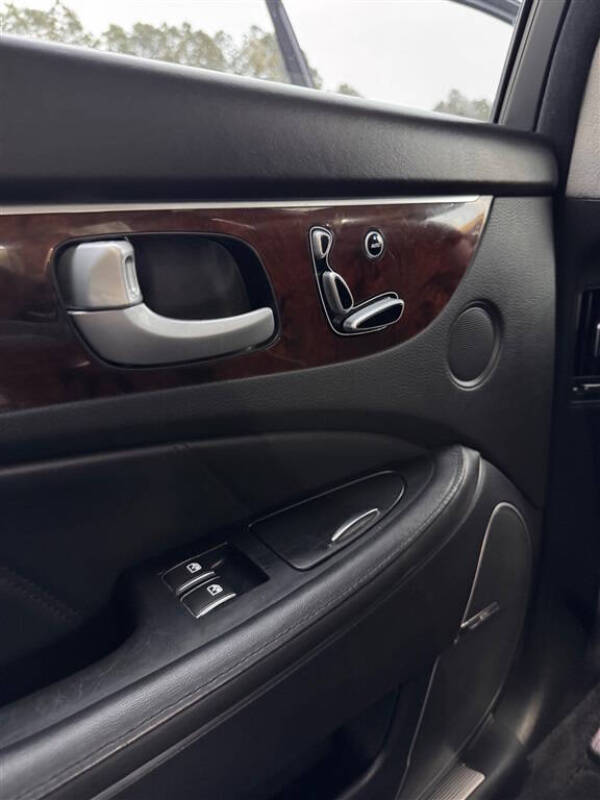2012 Hyundai Equus