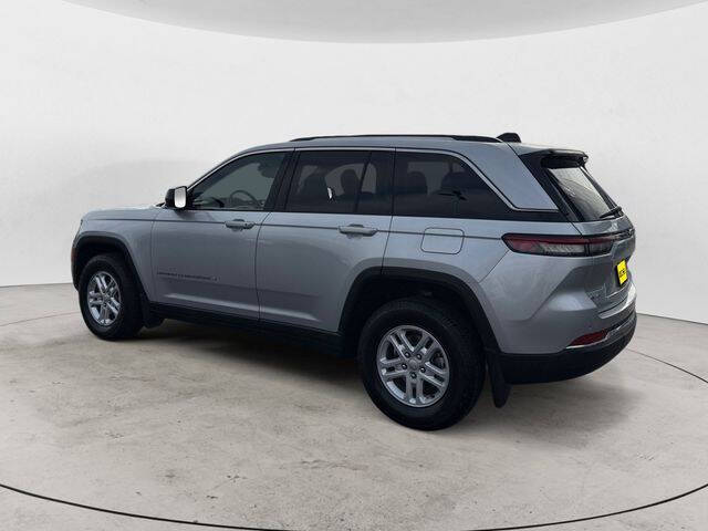 2022 Jeep Grand Cherokee Laredo