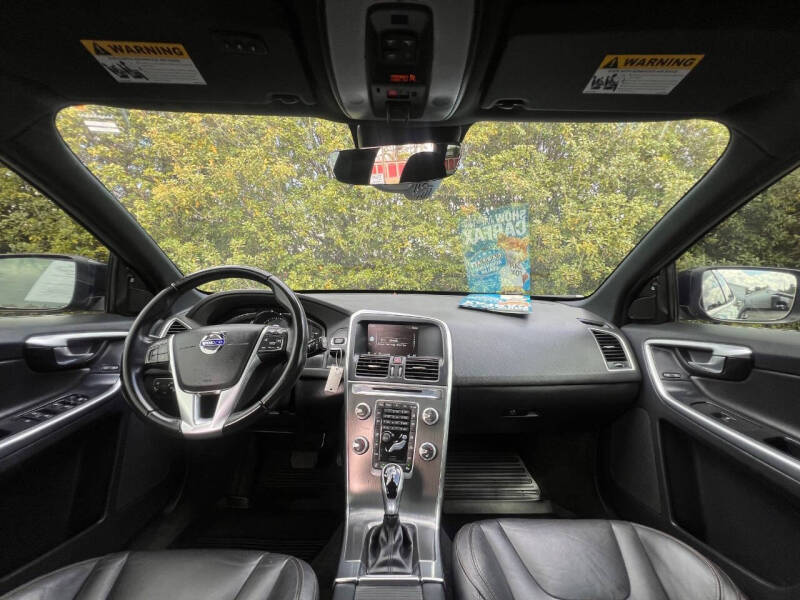 2016 Volvo XC60 T5 Drive-E Premier