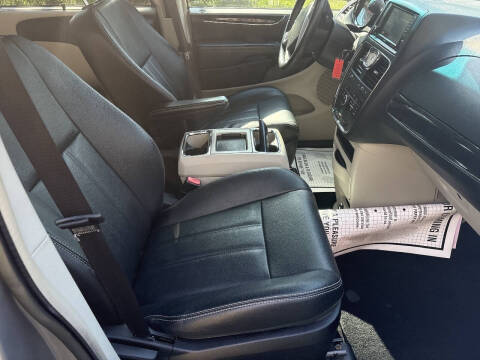 2014 Chrysler Town and Country Touring