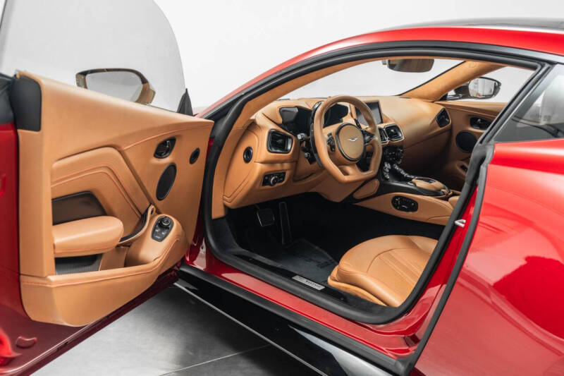 2023 Aston Martin Vantage V8