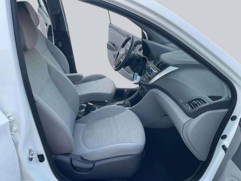 2017 Hyundai Accent SE