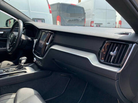 2019 Volvo S60 T5 R-Design