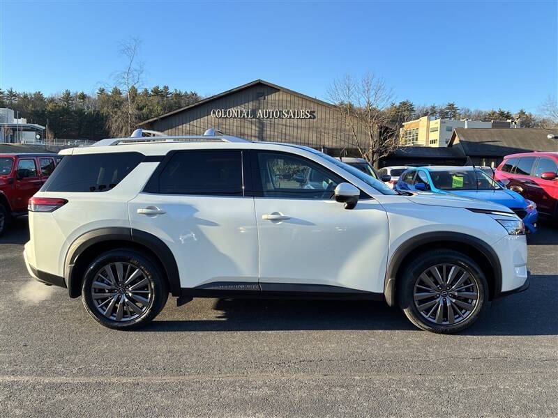 2023 Nissan Pathfinder SL