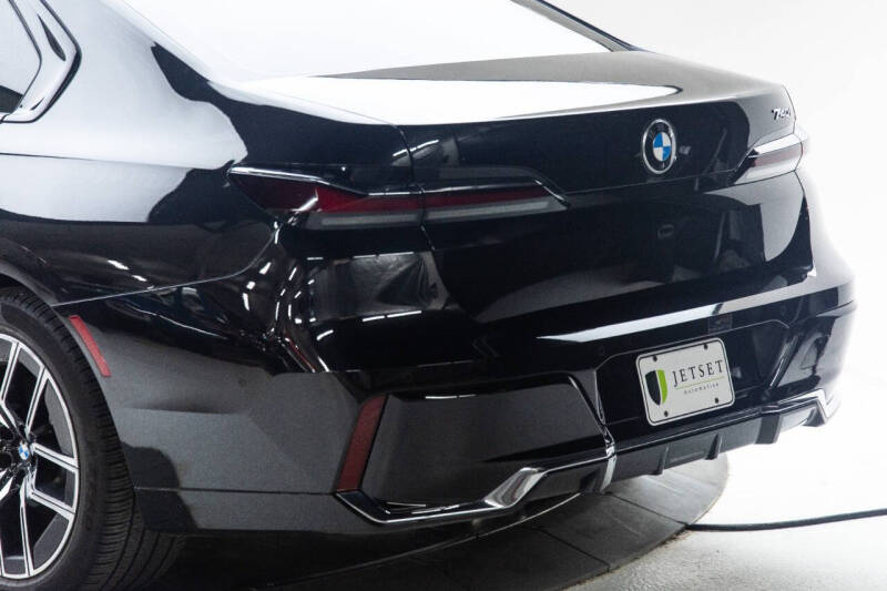 2023 BMW 7 Series 740i