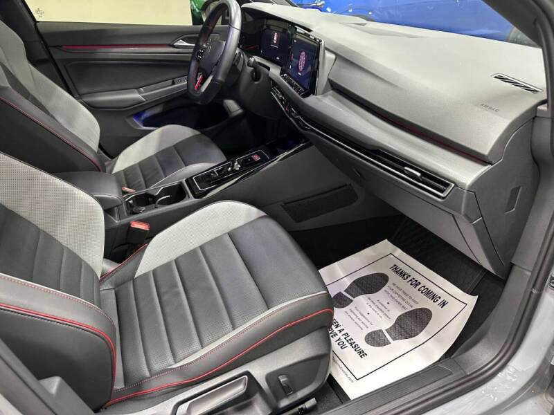 2024 Volkswagen Golf GTI SE