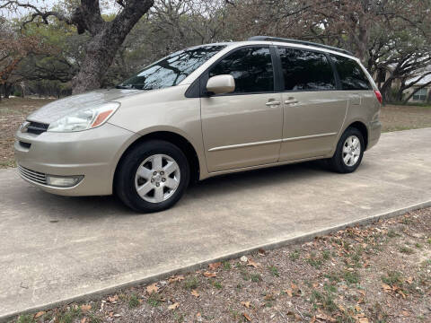 2004 Toyota Sienna for sale at Encino Motors in Floresville TX