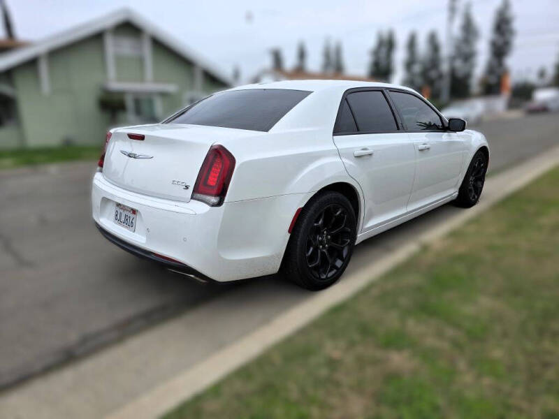 2019 Chrysler 300 S