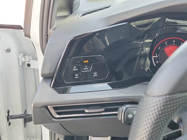 2022 Volkswagen Golf GTI SE