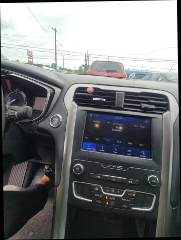 2020 Ford Fusion SE
