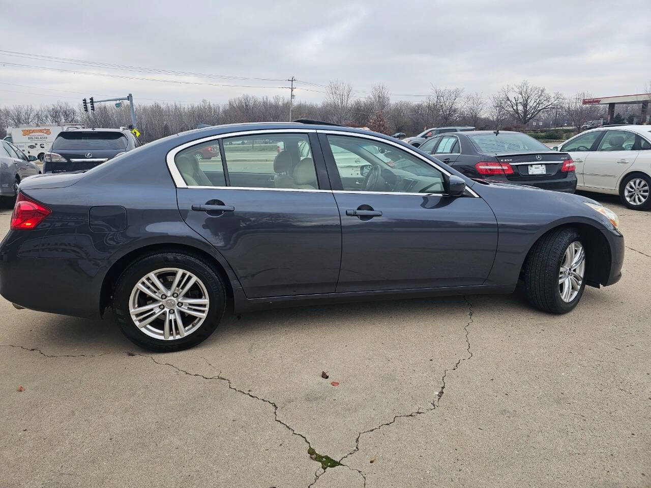 2012 INFINITI G37 Sedan for sale at Quantum Auto Co in Plainfield, IL