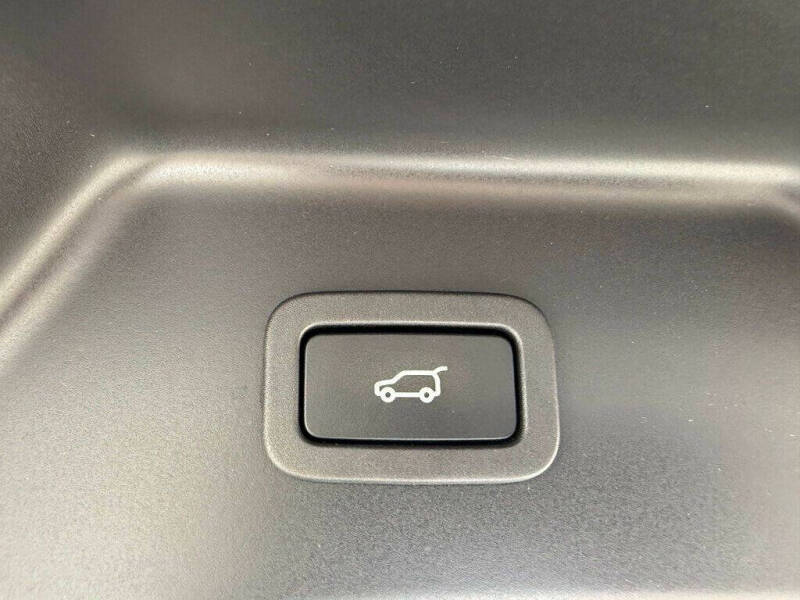 2020 Land Rover Range Rover P525 HSE