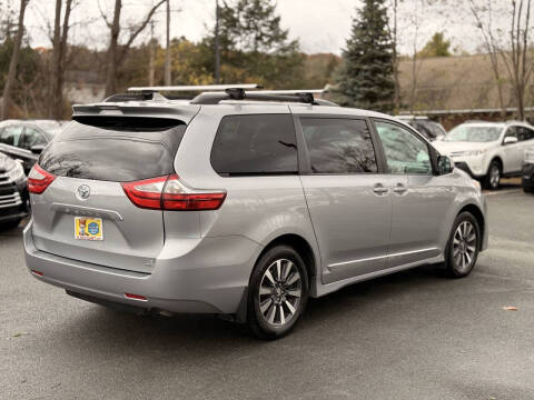 2018 Toyota Sienna LE 7-Passenger