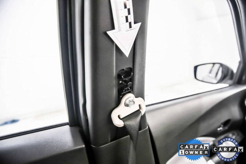 2022 Nissan Kicks SR